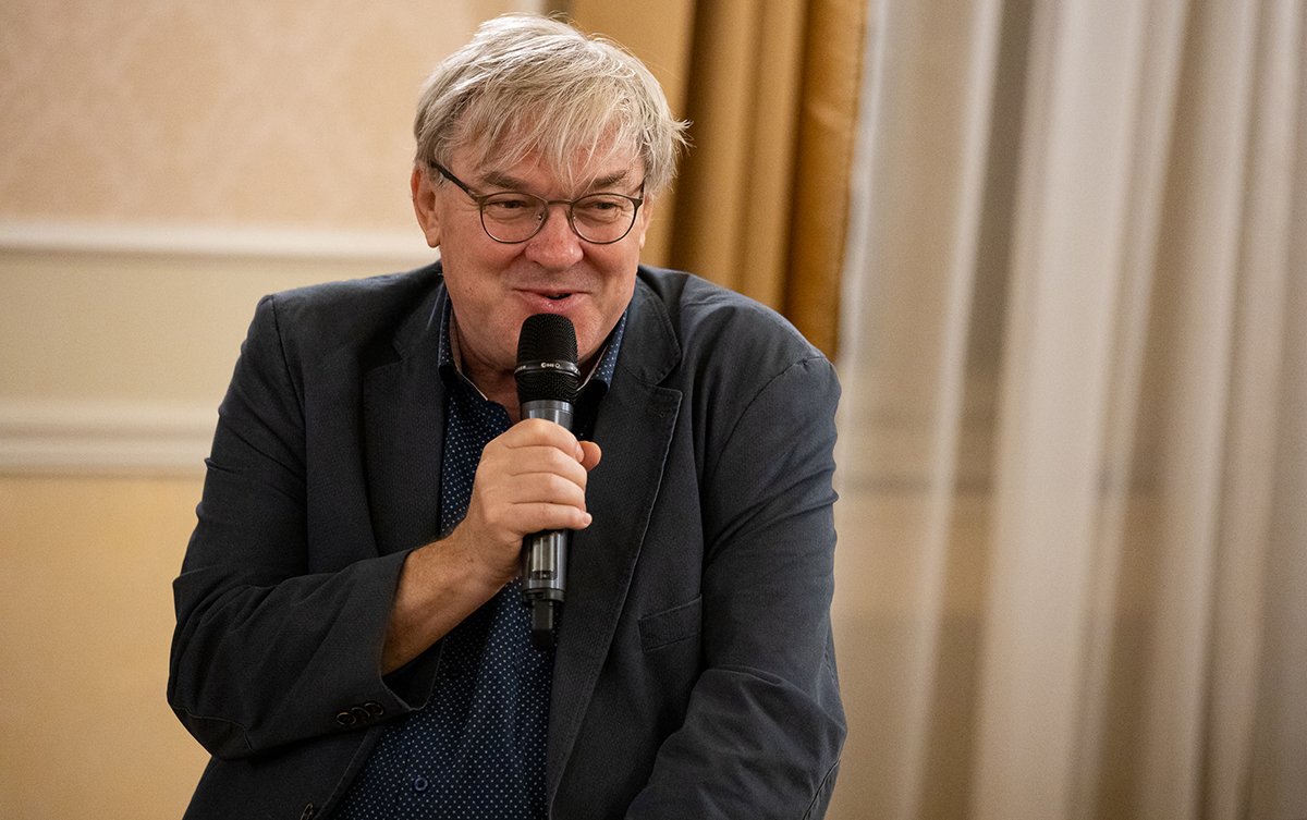 A lezárhatatlan értelmezés folyamatában A lezárhatatlan értelmezés folyamatában